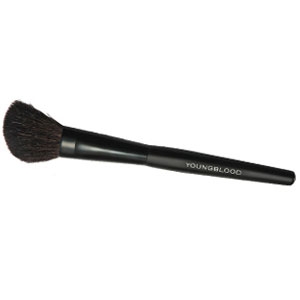 Youngblood Contour Blush Brush i gruppen Makeup / Borstar hos Hudotekets Webshop (376000-4)