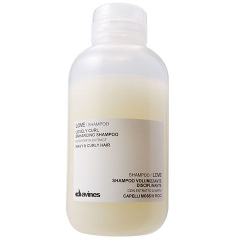 Davines Essential LOVE Lovely Curl Enhancing Shampoo i gruppen H�r hos Hudotekets Webshop (D51004)