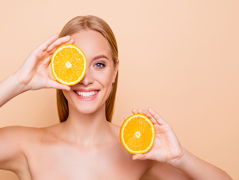 Komplettera din hudvårdsrutin med C-vitaminserum 