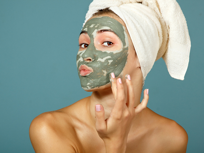 Ta hand om din hud med en ansiktsmask