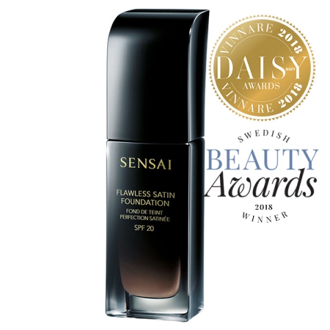 Sensai Flawless Satin Foundation SPF20 FS202 Ochre Beige i gruppen Makeup / Bas / Foundation hos Hudotekets Webshop (10521202-9)