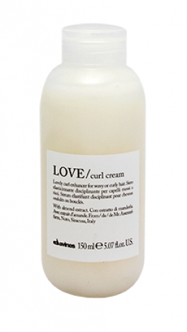 Davines Essential Haircare Love Curl Cream i gruppen Hår / Styling & Finish / Stylingcreme hos Hudotekets Webshop (51082)