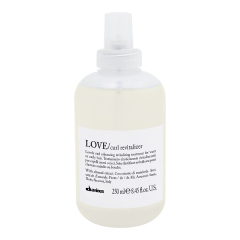 Davines Essential Haircare Love Curl Revitalizer i gruppen Hår / Styling & Finish / Stylingcreme hos Hudotekets Webshop (51099)