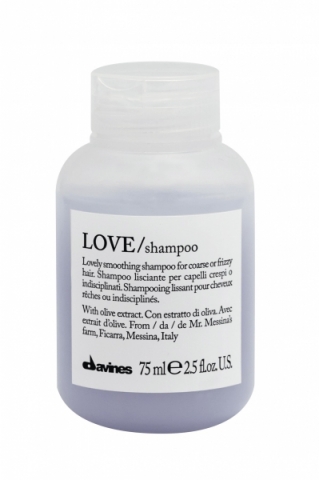 Davines Essential Haircare Love Smoothing Shampoo Travel Size i gruppen Hår / Schampo / Lockigt & Frissigt hår hos Hudotekets Webshop (51886)