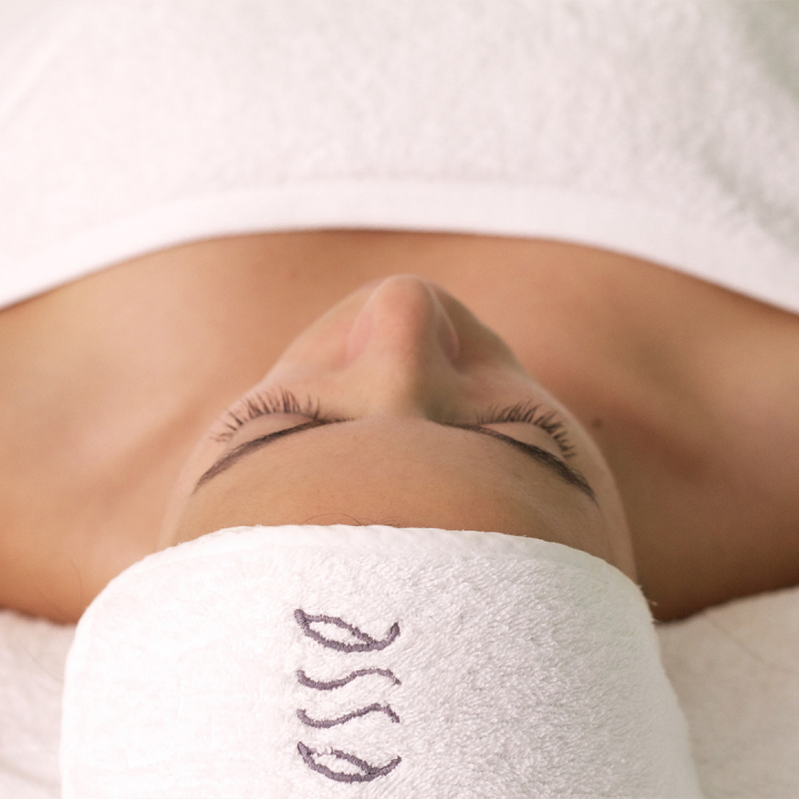 Massage ESSE Experience Face - Friskvård 50 min | Behandlingar - Kropp - Massage & kroppsbehandlingar | Apoteka