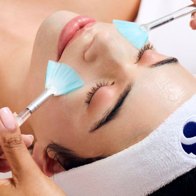 Ansiktsbehandling iS Clinical Fire and Ice Treatment 30 min