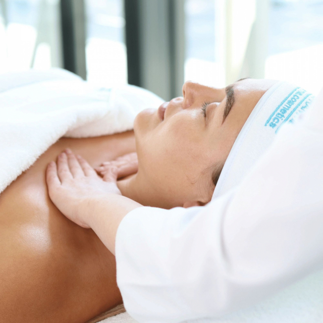 Dr. Schrammek FRISKVÅRD RELAX- Facial Massage Treatment 25 min