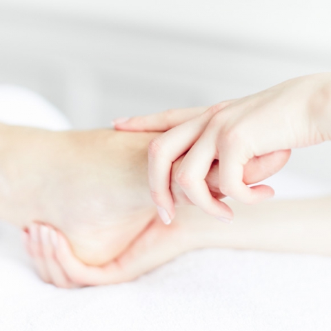 Pedikyr Classic | Behandlingar - Kropp - Fotvård & pedikyr | Apoteka