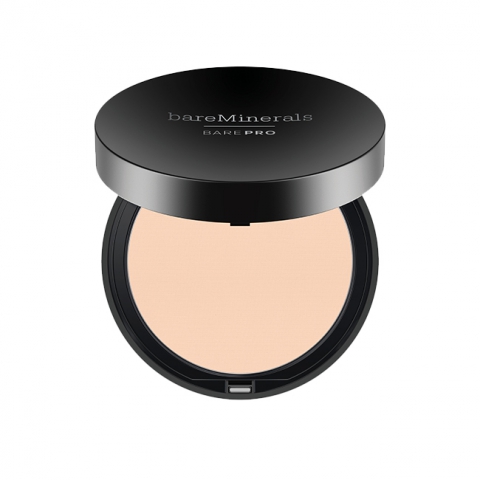bareMinerals barePRO Performance Wear Powder Foundation i gruppen Makeup / Bas / Foundation hos Hudotekets Webshop (r81525)