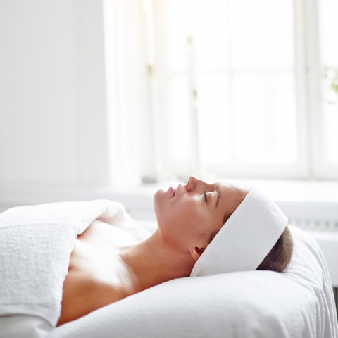 Presentkort Scrub & Glow: Brun utan sol-behandling | Hela Sortimentet inkl. beh. | Apoteka