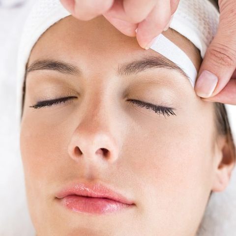 Vaxning överläpp och haka med sugaring 25 min | Behandlingar - Ansikte - Hårborttagning Ansikte | Apoteka