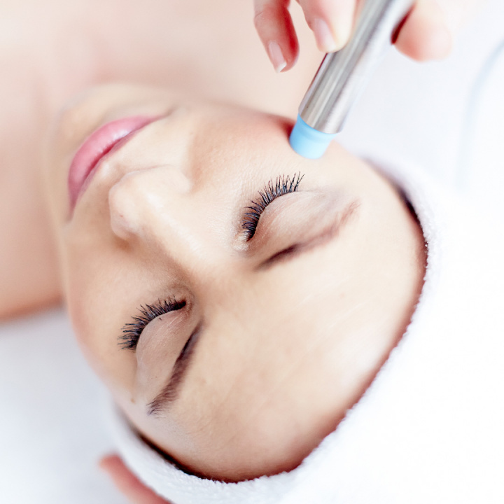 Ansiktsbehandling NBE Deep S